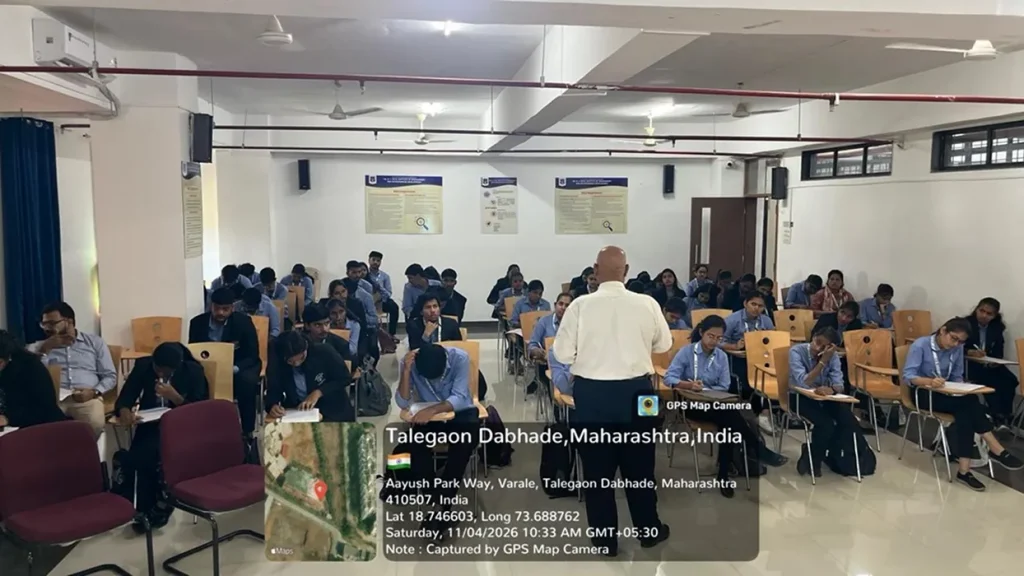 Interactive MBA session with active student participation during guest lecture at DYPIMED Pune